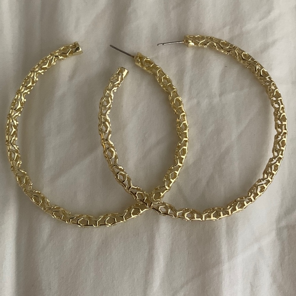 Kendra Scot gold honey comb hoops